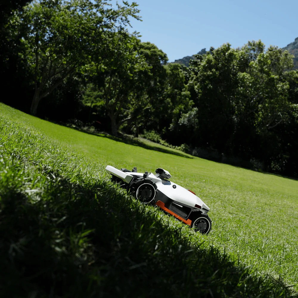Mammotion LUBA 2 AWD 3000H Robotic Lawn Mower